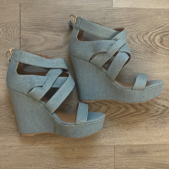 Shoes - NWOT Jean Wedges